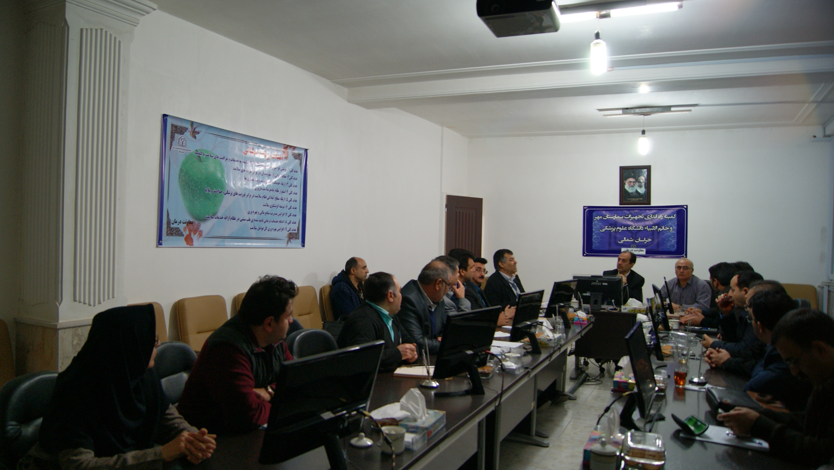 تشکیل جلسه کمیته هماهنگی تجهیز و راه اندازی بیمارستان های جدیدالتاسیس استان