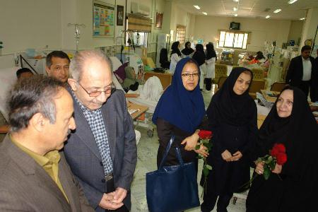 عیادت مسئولان دانشگاه از بیماران بخش دیالیز بیمارستان امام علی (ع) بجنورد به مناسبت هفته حمایت از بیماران کلیوی