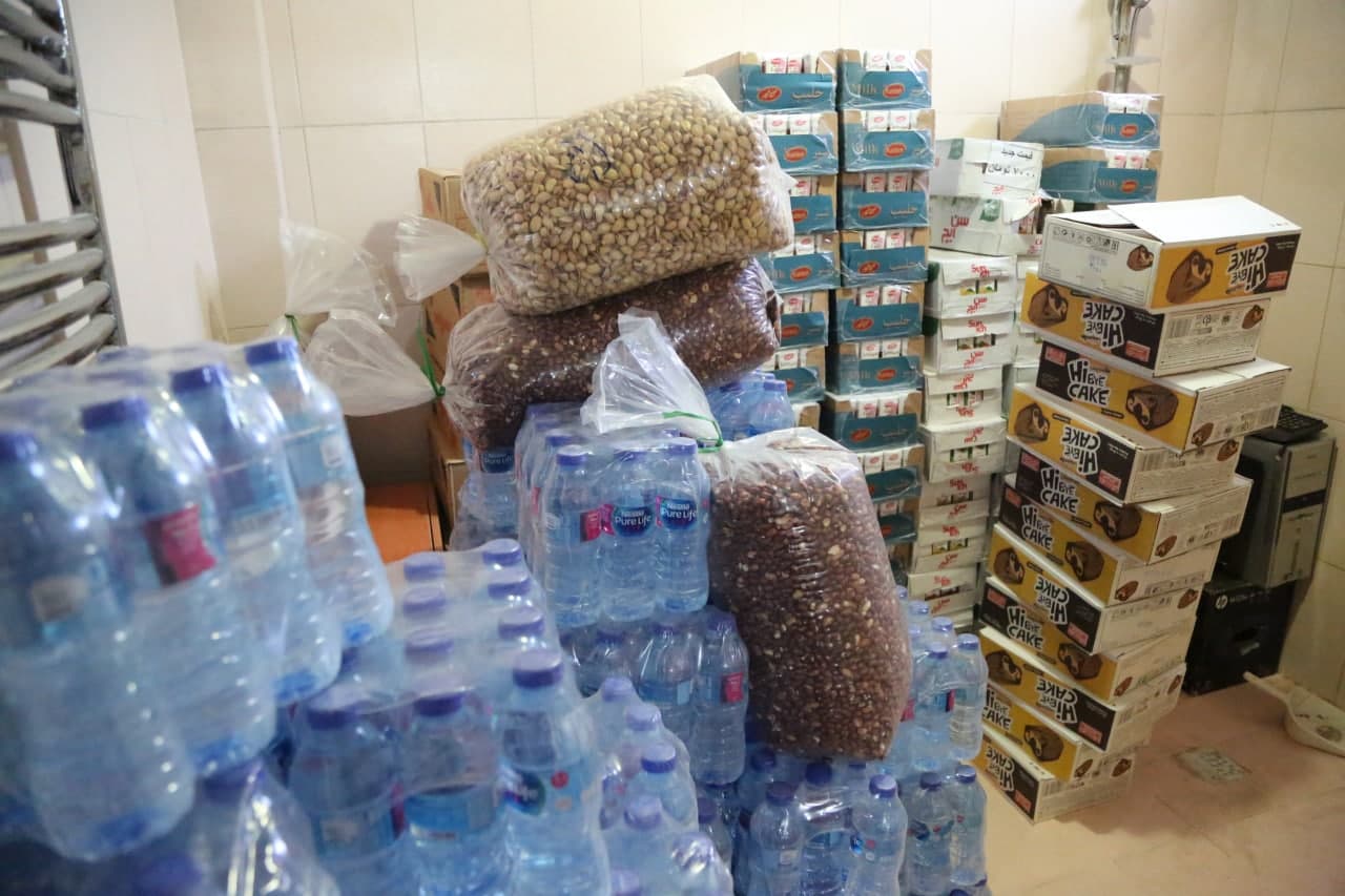 اهدای 1000 بسته خوراکی به مدافعان سلامت