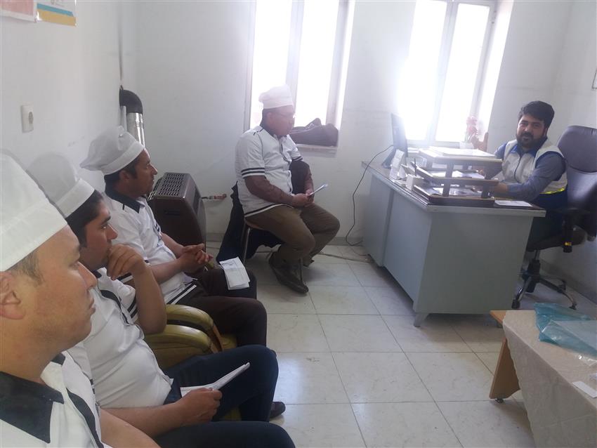 برگزاری کارگاه های آموزشی بهداشتیاران اصناف در شهرستان راز و جرگلان