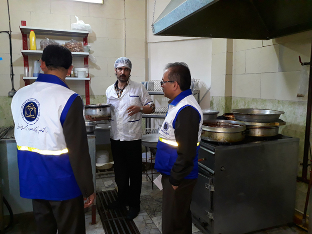 3876 بازدید بهداشتی از اماکن تهیه و توزیع مواد غذایی استان در ماه رمضان