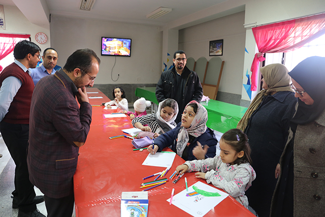 به مناسبت فرا رسیدن دهه فجر مسابقه نقاشی ویژه فرزندان کارکنان در دانشگاه علوم پزشکی خراسان شمالی برگزار شد.