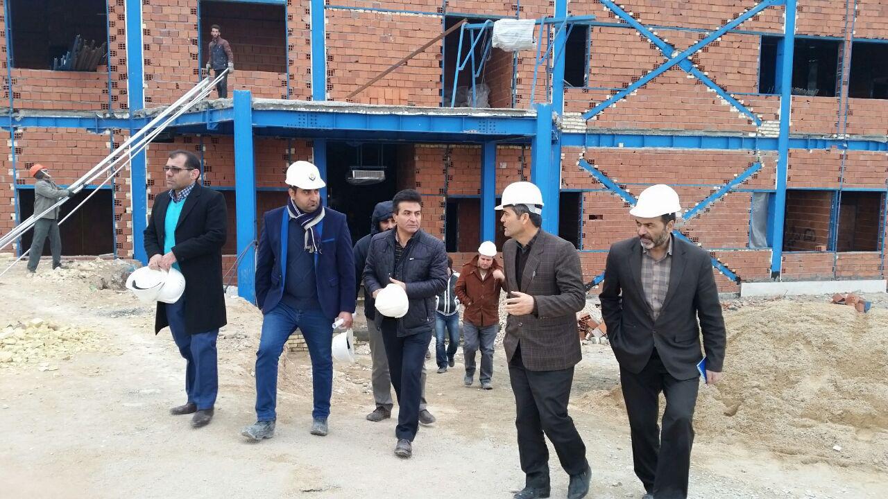 بازدید دکتر عباسی ومهندس خالقی وناظرین پروژه از پروژه های درحال اجرا ی دانشگاه