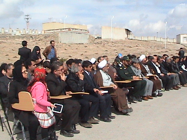 غرس 300 نهال به یاد 300 شهید شهرستان فاروج در بیمارستان شهدا