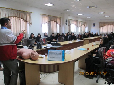 برگزاری جلسه آموزشی " کمکهای اولیه در سوانح و حوادث " با همکاری هلال احمر شهرستان فاروج جهت داوطلبان سلامت