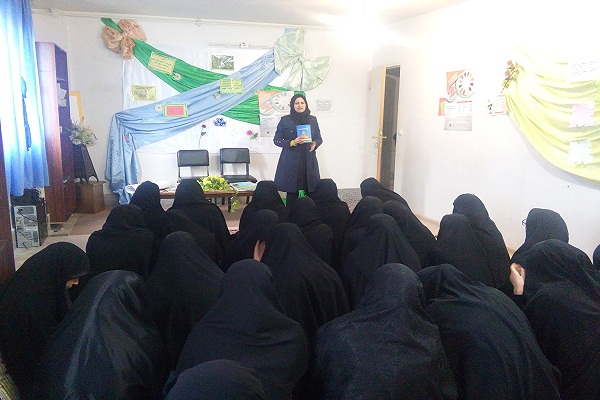 برگزاری کلاس آموزشی به مناسبت هفته بسیج آموزش همگانی تغذیه درحوزه علمیه خواهران آشخانه