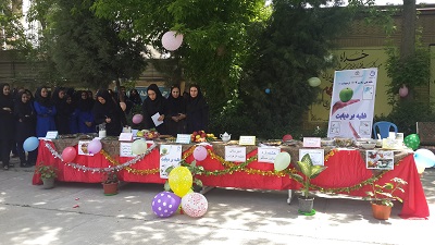 برگزاری جشنواره غذای سالم در دبیرستان فاطمه الزهرا