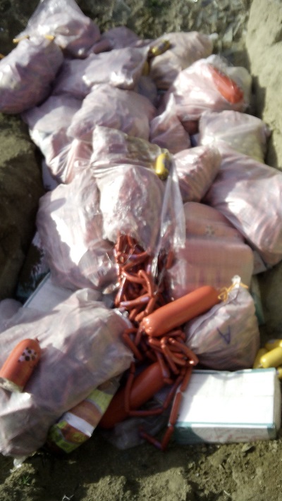 کشف مقدار 800 کیلوگرم سوسیس و کالباس غیر قابل مصرف در شهرستان مانه و سملقان