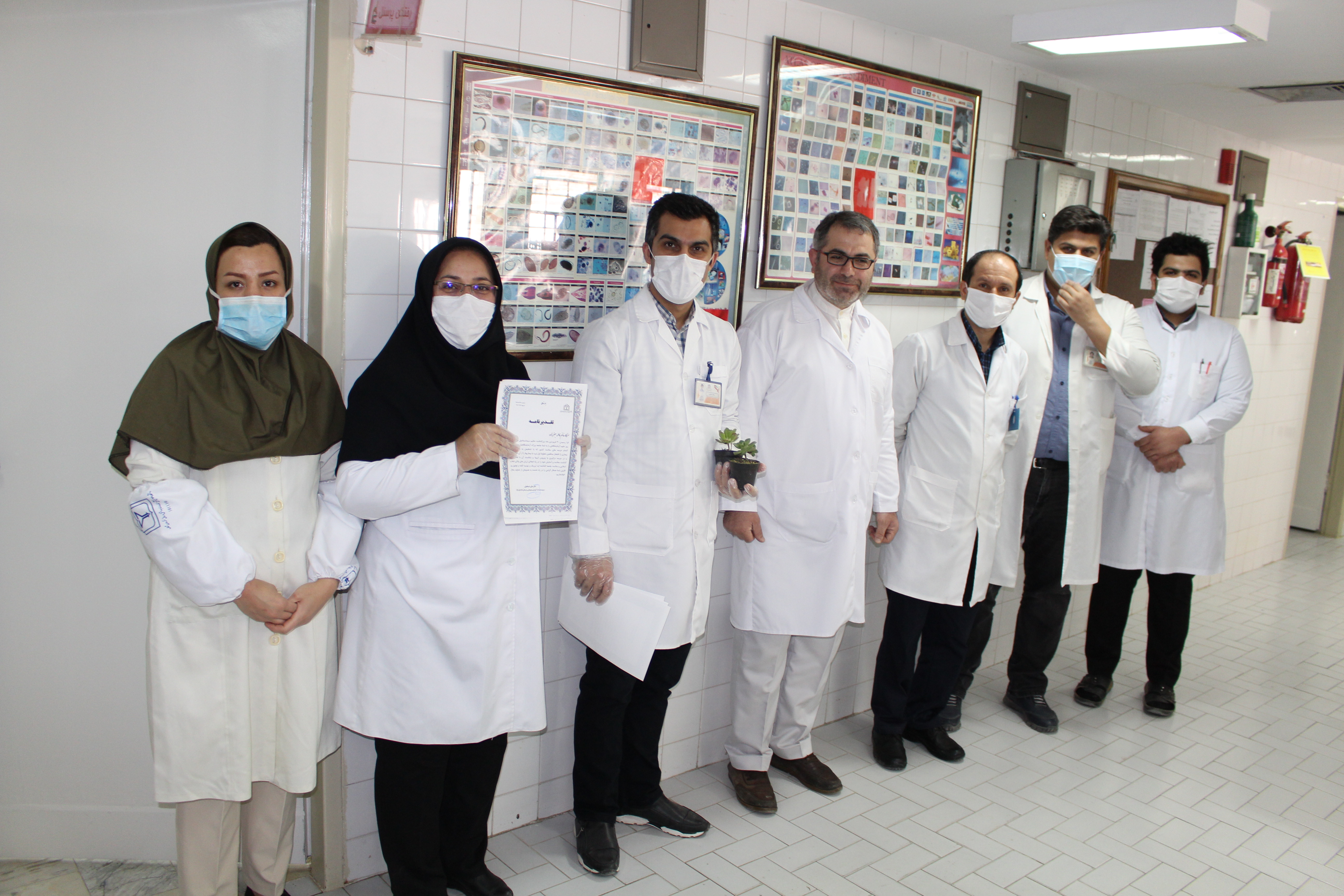 تقدیر از همکاران آزمایشگاه بیمارستان امام علی (ع)بجنورد به مناسبت روزعلوم آزمایشگاهی