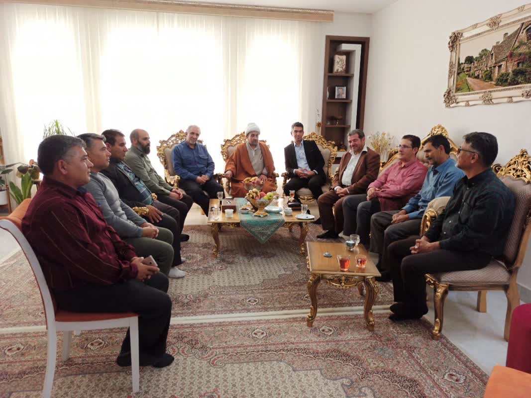 دیدار مشاور رئیس دانشگاه در امور ایثارگران با خانواده شهیدان رحیمی و سیدحسینی